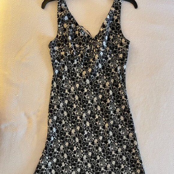 Bay Studio Black & White Ditsy Floral Print Slip Dress V-Neck Flared - Picture 7 of 7